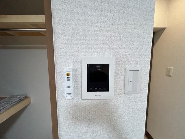 �y�Z�L�����e�B�z�@