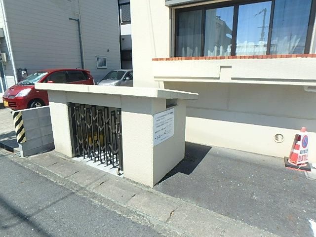 �y�G���g�����X�z�@