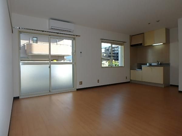 �y�����E���r���O�z�@