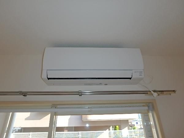 �y���̑��ݔ��z�@�����r���O�ɃG�A�R���t��