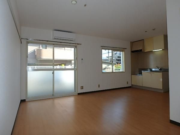 �y�����E���r���O�z�@