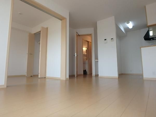 �y�����E���r���O�z�@