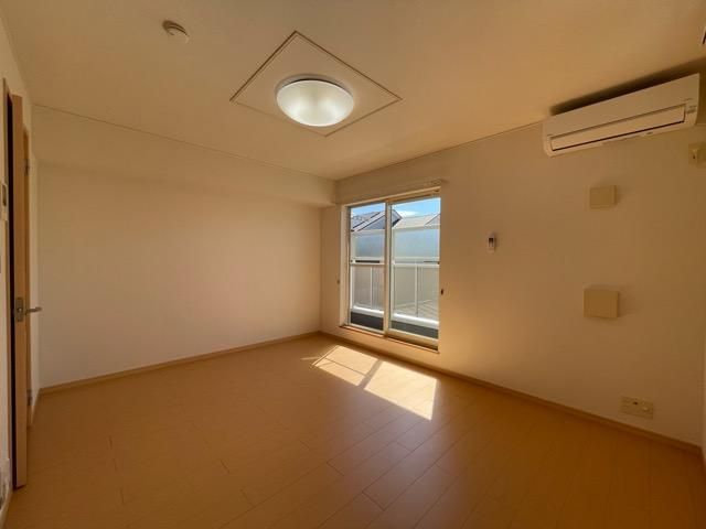 �y���ԁE���r���O�z�@