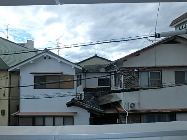 �y���]�z�@