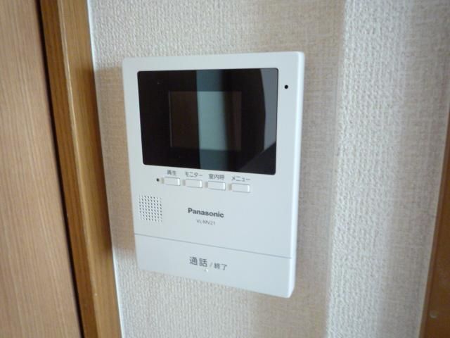 �y�Z�L�����e�B�z�@