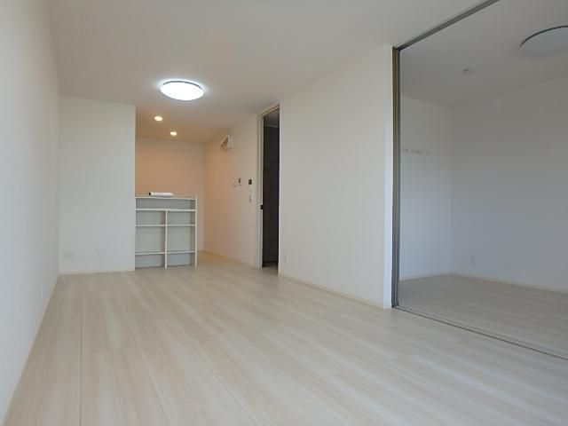 �y���ԁE���r���O�z�@