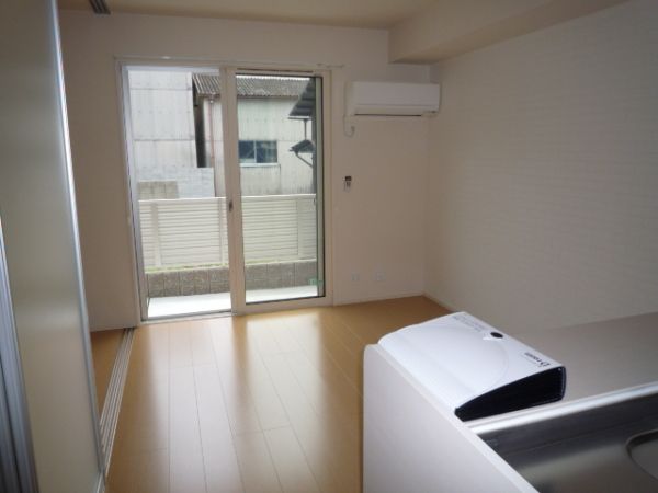 �y�����E���r���O�z�@