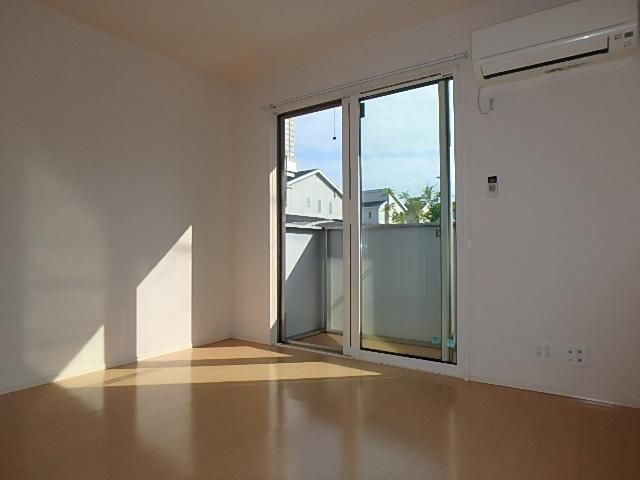 �y�����E���r���O�z�@