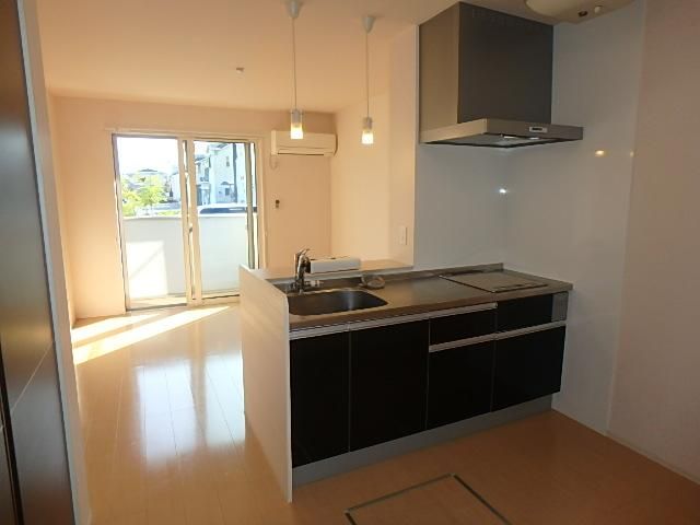 �y�����E���r���O�z�@