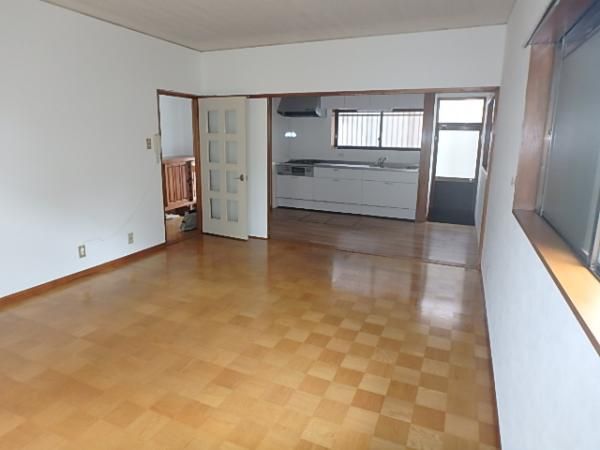 �y���ԁE���r���O�z�@