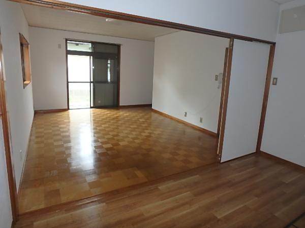 �y�����E���r���O�z�@