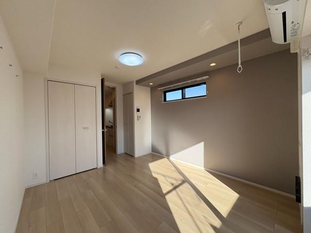 �y���ԁE���r���O�z�@