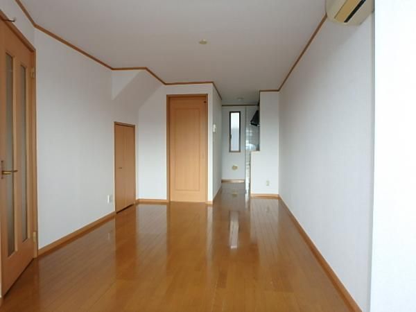 �y���ԁE���r���O�z�@