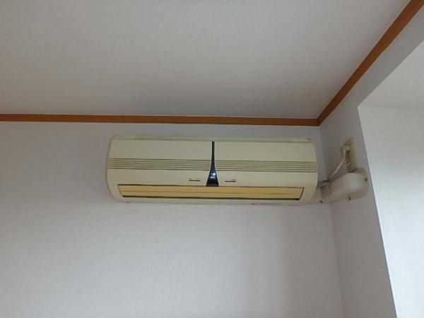 �y���̑��ݔ��z�@���G�A�R���t��