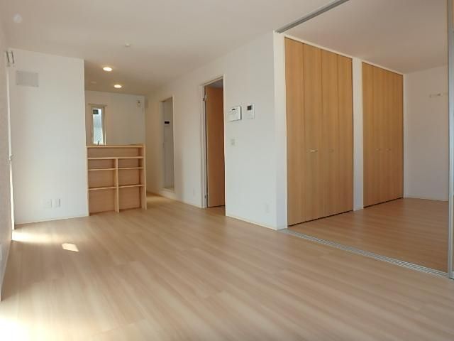 �y���ԁE���r���O�z�@