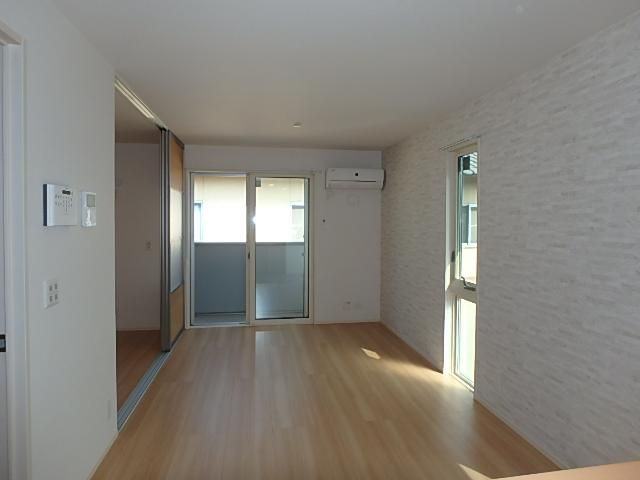 �y�����E���r���O�z�@