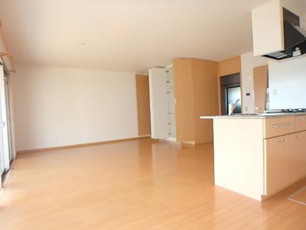 �y�����E���r���O�z�@