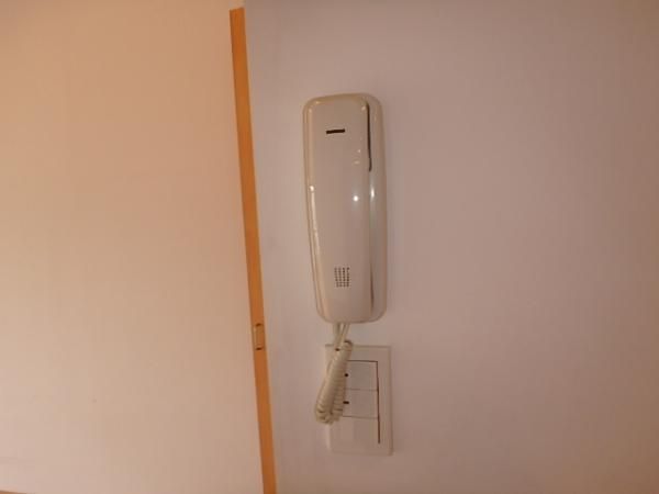 �y�Z�L�����e�B�z�@