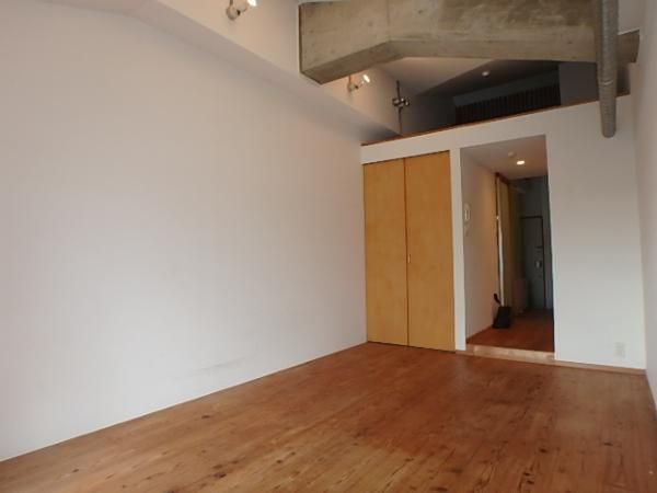 �y�����E���r���O�z�@