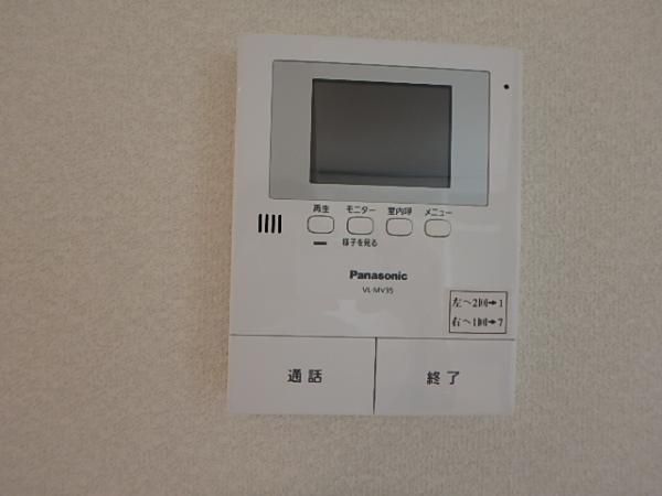 �y�Z�L�����e�B�z�@