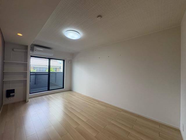 �y���ԁE���r���O�z�@