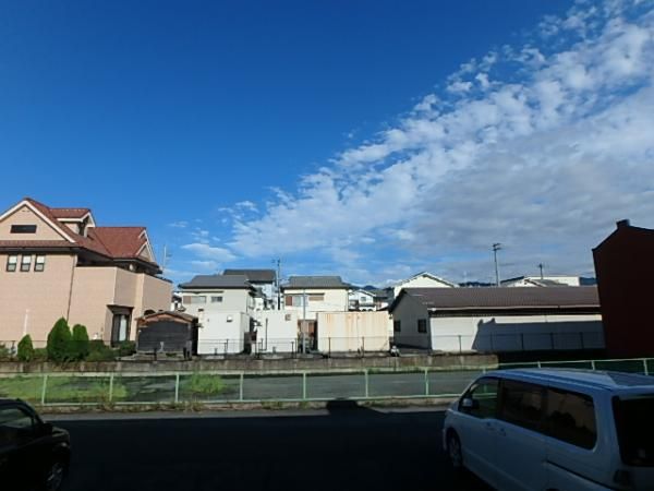 y]z@