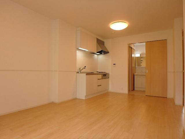 �y�����E���r���O�z�@