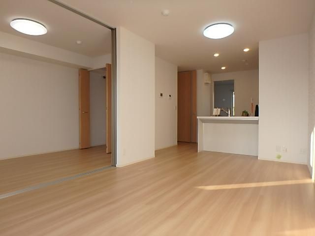 �y���ԁE���r���O�z�@