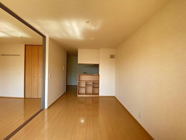 �y���ԁE���r���O�z�@