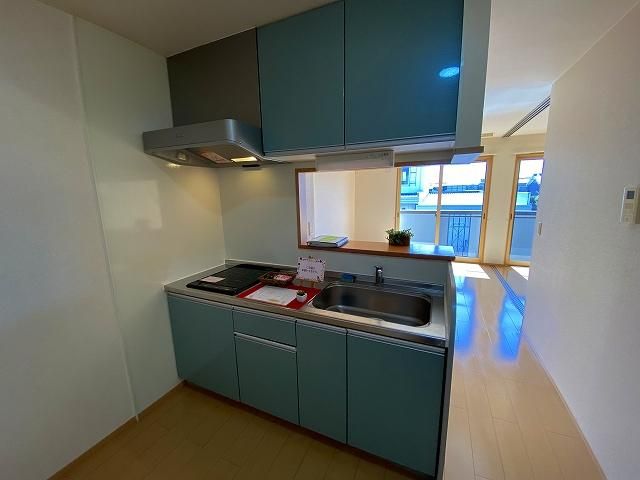 �y�L�b�`���z�@