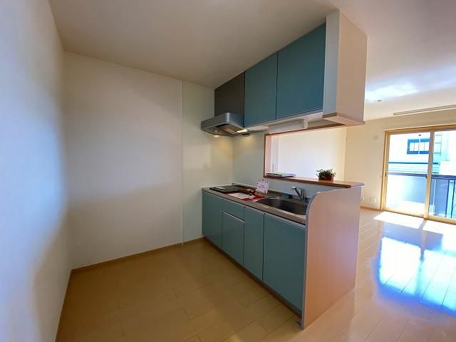 �y�L�b�`���z�@