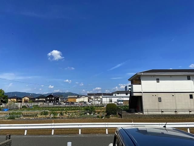 y]z@