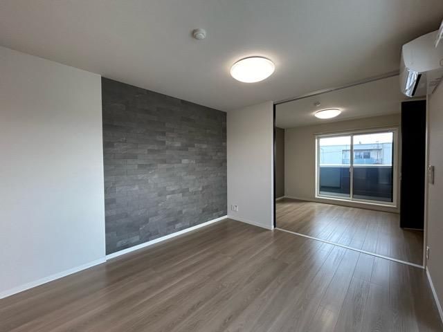 �y�����E���r���O�z�@