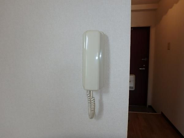 �y�Z�L�����e�B�z�@