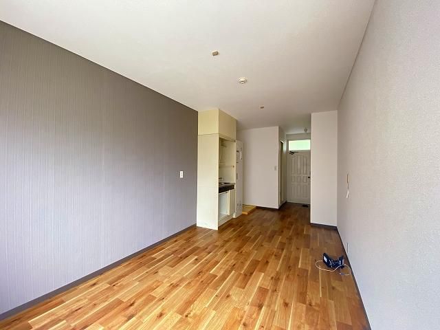 �y�����E���r���O�z�@