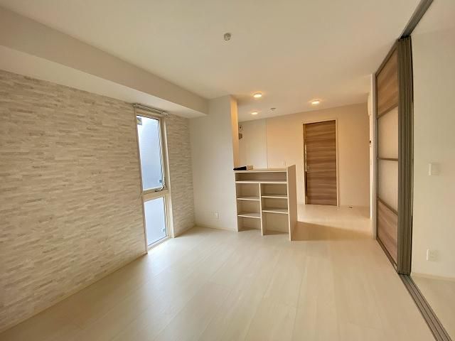 �y�����E���r���O�z�@