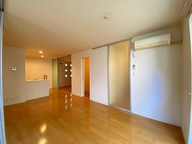 �y�����E���r���O�z�@