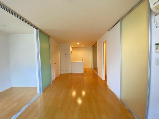 �y�����E���r���O�z�@