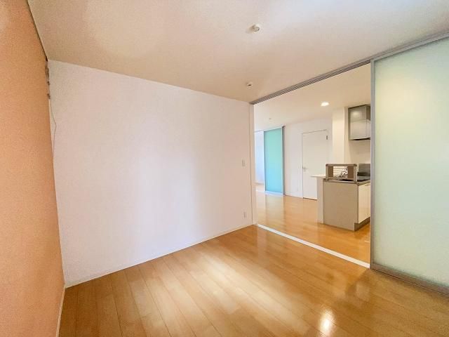 �y�����E���r���O�z�@