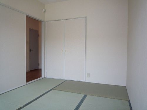 �y�����E���r���O�z�@