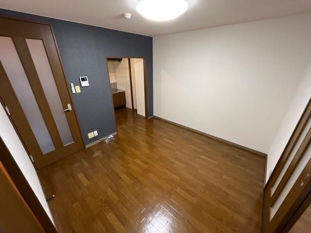 �y���ԁE���r���O�z�@