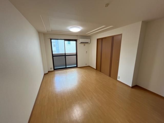 �y���ԁE���r���O�z�@