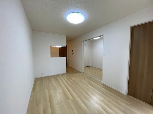 �y���ԁE���r���O�z�@