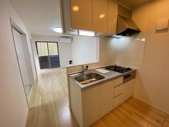 �y�L�b�`���z�@