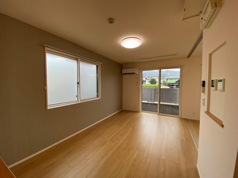 �y�����E���r���O�z�@