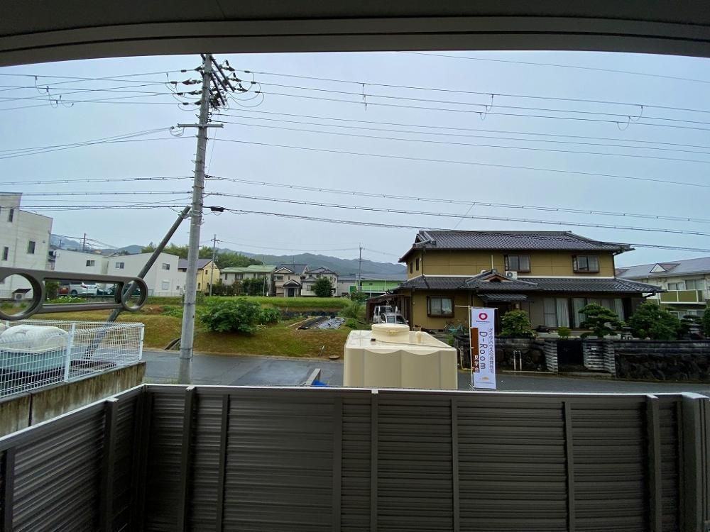 �y���]�z�@