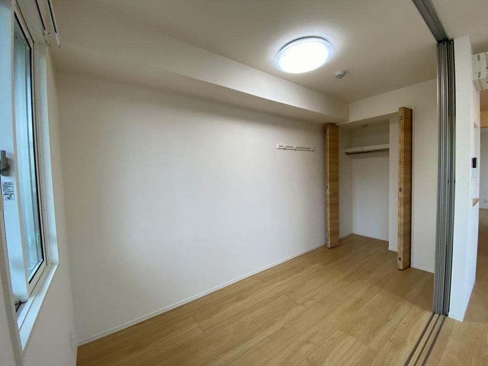 �y�����E���r���O�z�@