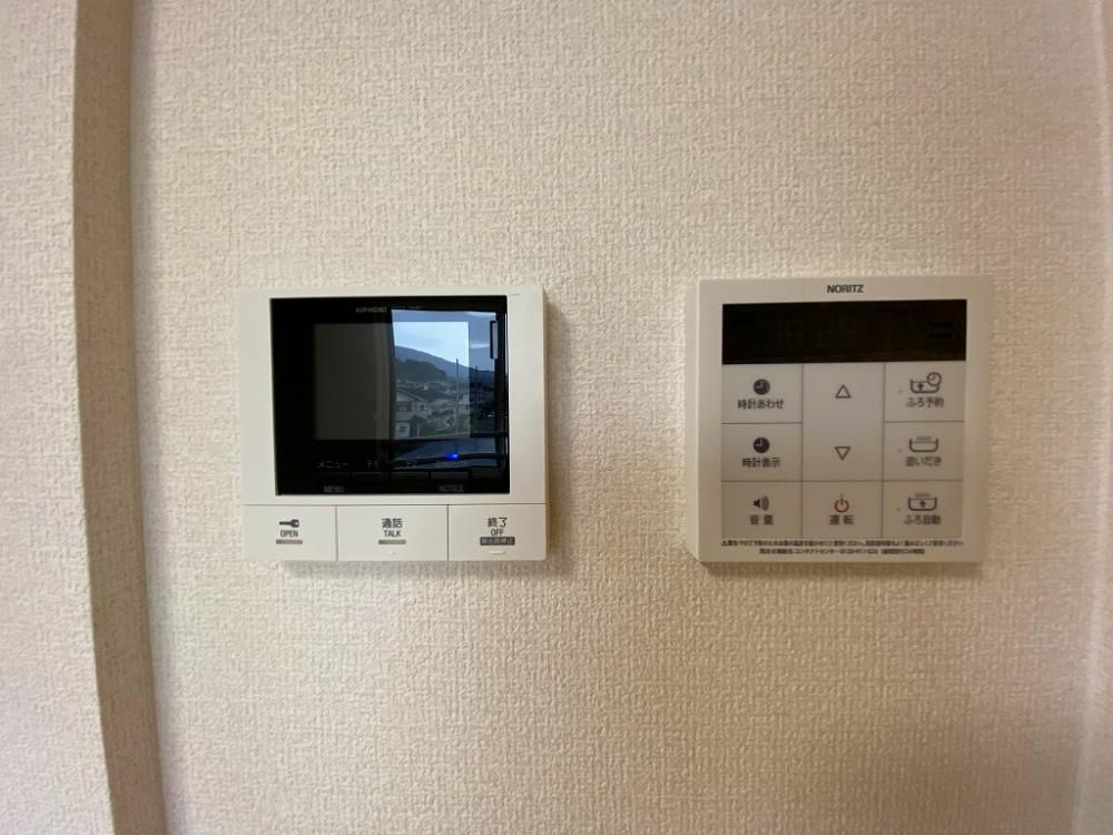 �y�Z�L�����e�B�z�@