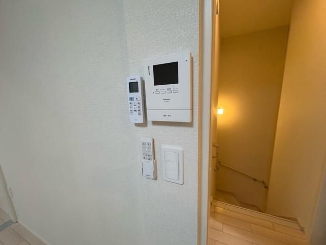 �y�Z�L�����e�B�z�@