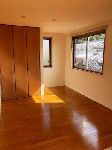 �y���ԁE���r���O�z�@